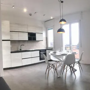 https://caseospitali-casa-lumiere.italymilanhotels.net